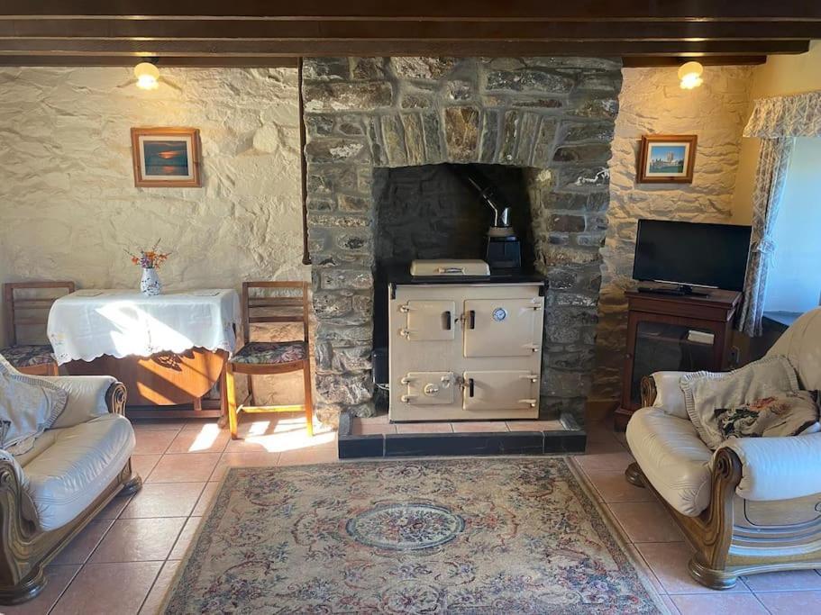 Banc Cottage Moylgrove Esterno foto