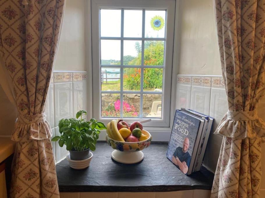 Banc Cottage Moylgrove Esterno foto
