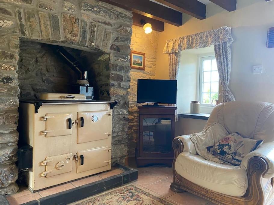 Banc Cottage Moylgrove Esterno foto