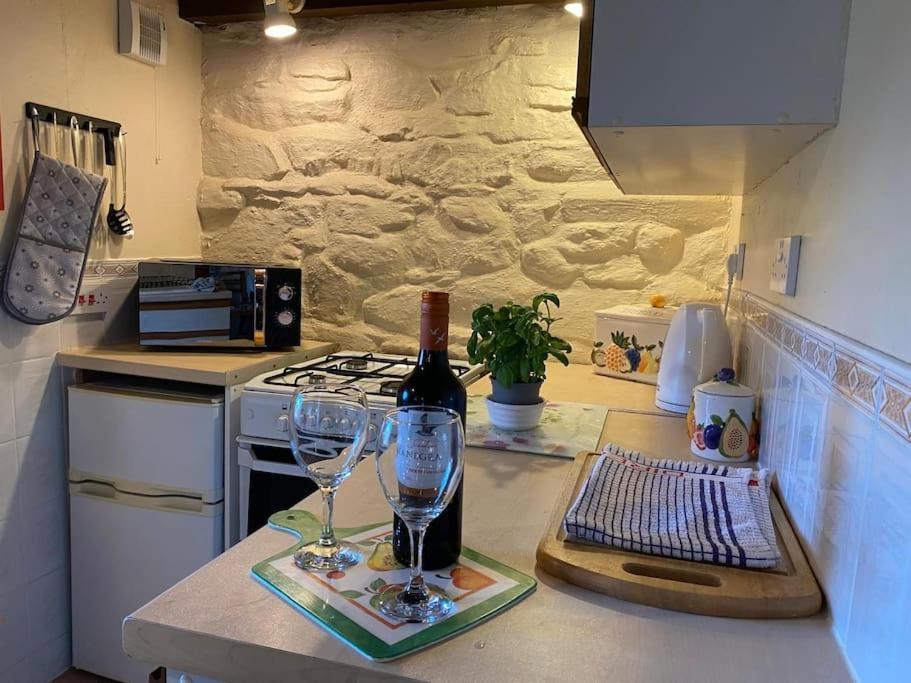 Banc Cottage Moylgrove Esterno foto